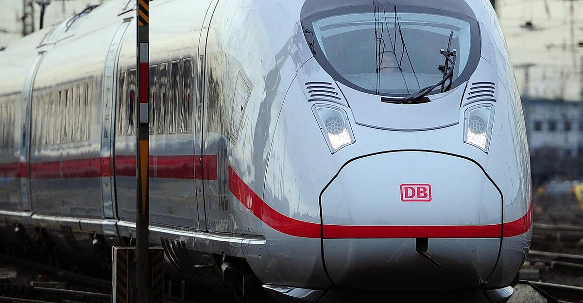 Pause cigarette trop longue : un homme a sauté dans le train express avant Passau
