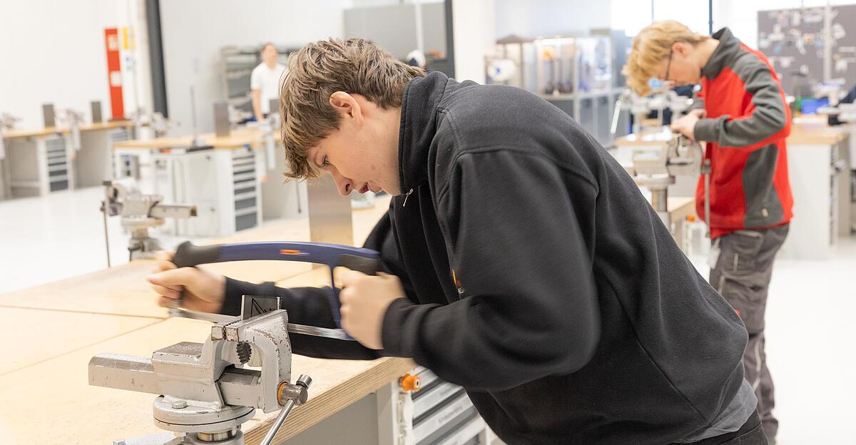 Zahl-der-Lehrlinge-sinkt-Wir-d-rfen-nicht-bei-Aus-und-Weiterbildung-sparen-