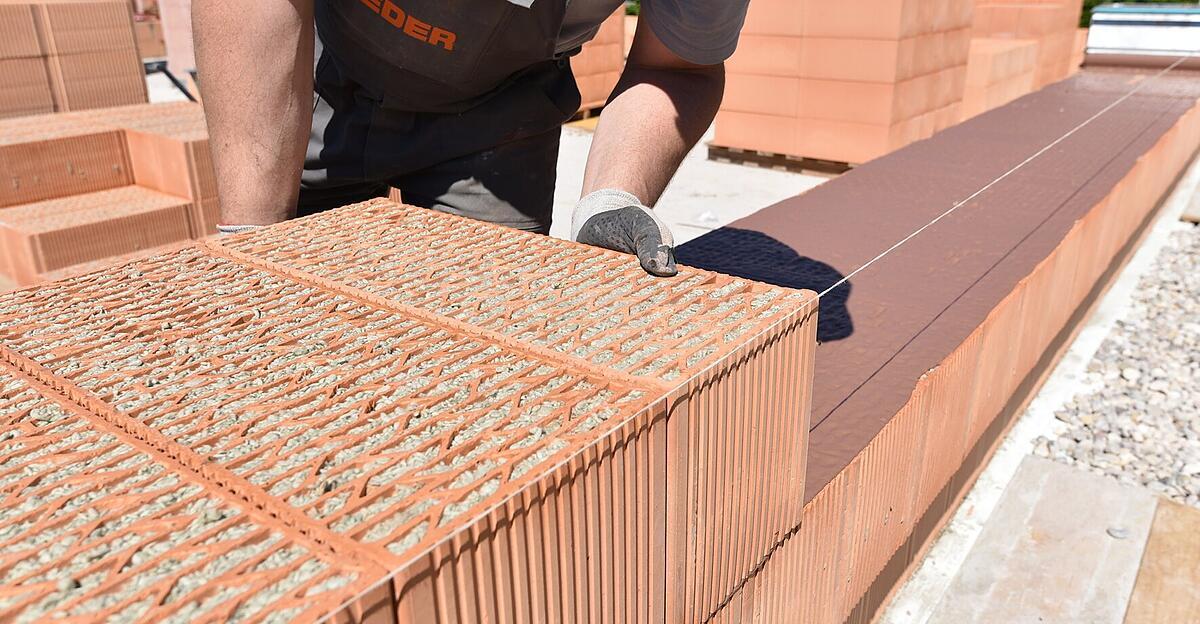 Eder-schlie-t-Ziegelwerk-in-Deutschland