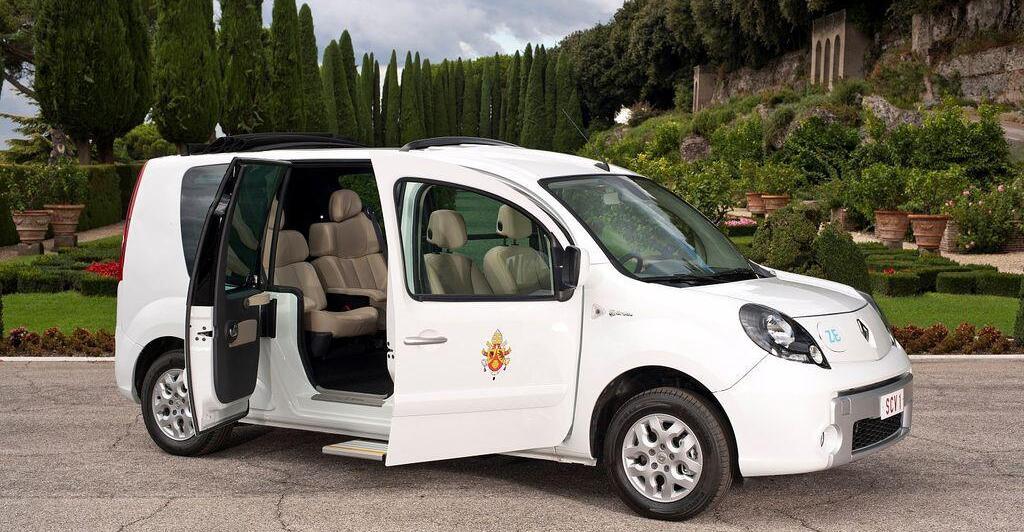 Aus-dem-Papamobil-wird-eine-mobile-Gaza-Kinderklinik