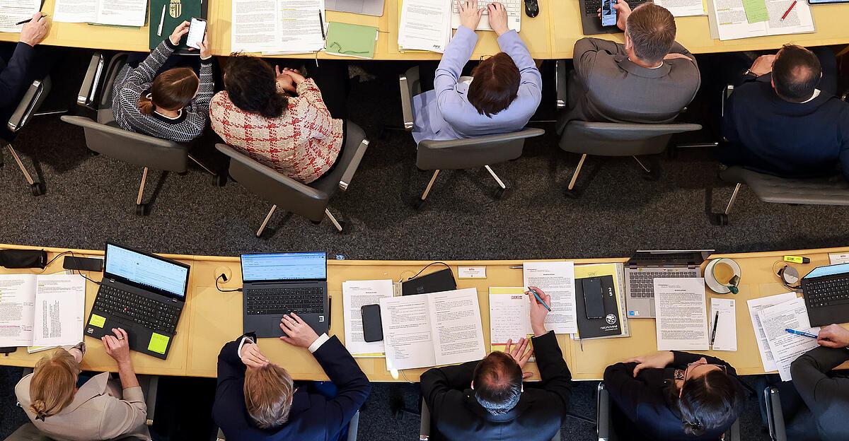 Wie-die-Krise-im-Gesundheitssystem-die-Mandatare-im-Landtag-besch-ftigt