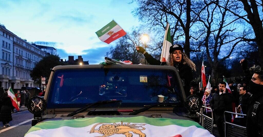 Leitartikel-Verzweiflung-macht-die-Iraner-mutig