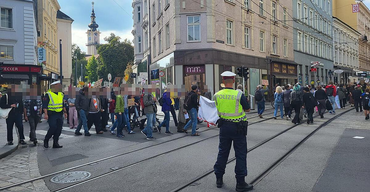 Demo in Linz gegen KI-Rechenzentrum in Kronstorf 