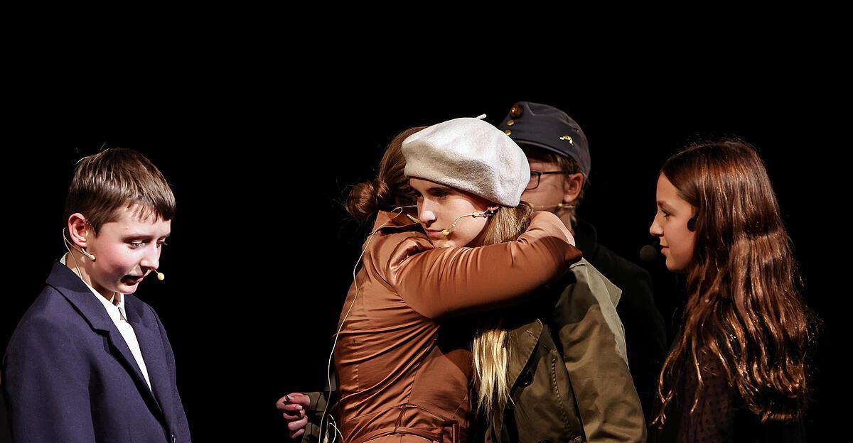 schulprojekt-ber-die-ns-zeit-theater-das-sprachlos-macht