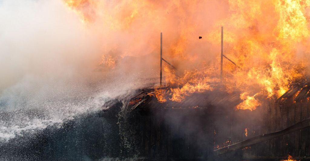 Brand-in-Luxus-Skiort-Courchevel-260-Menschen-aus-Hotels-evakuiert