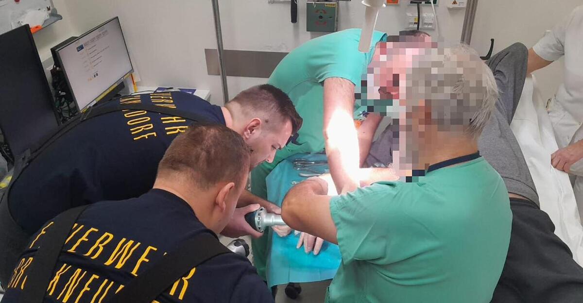 Ein-Ring-und-ein-Finger-Ungew-hnlicher-Einsatz-f-r-die-Feuerwehr-Bruckneudorf