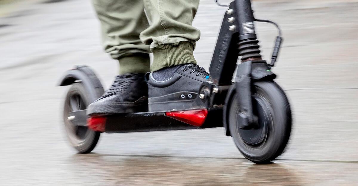 Un conducteur de scooter électrique ivre s’est enfui après un accident à Kirchdorf