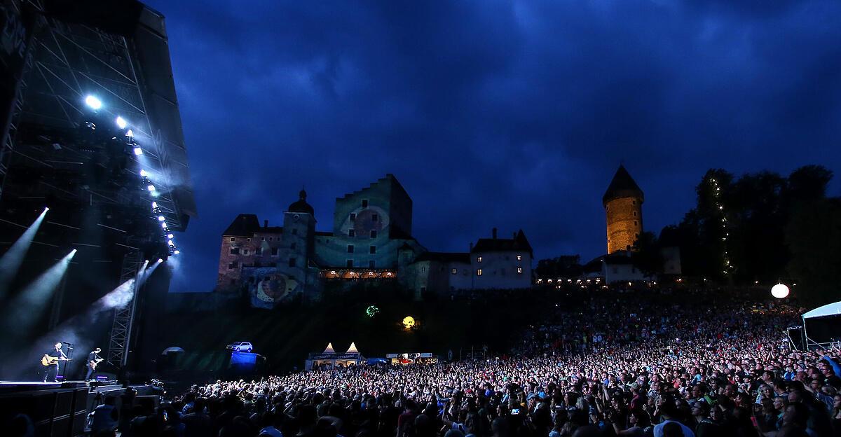 Konzerte-auf-Burg-Clam-Von-komplizierten-Rockstars-und-Sternstunden