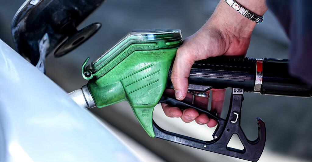 F-nf-Euro-weniger-pro-Tankf-llung-So-will-die-Regierung-die-Spritpreise-bremsen