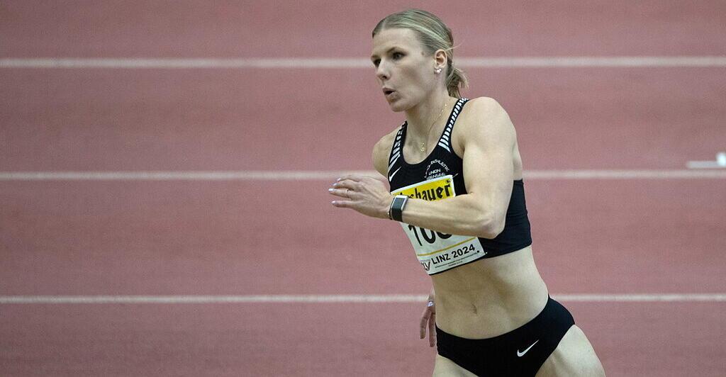 All-rounder Mayr received an invitation to the World Indoor Championships