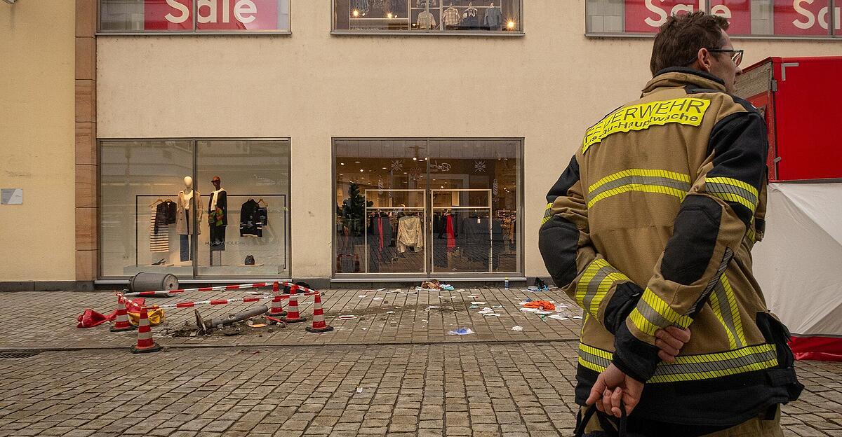 Un camion a heurté plusieurs personnes à Passau : un homme de 37 ans et sa fille de 11 ans sont morts