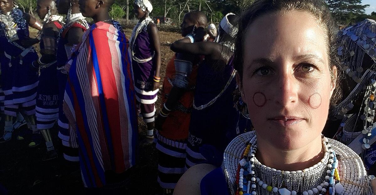 biologin-stephanie-fuchs-und-ihr-leben-mit-den-massai