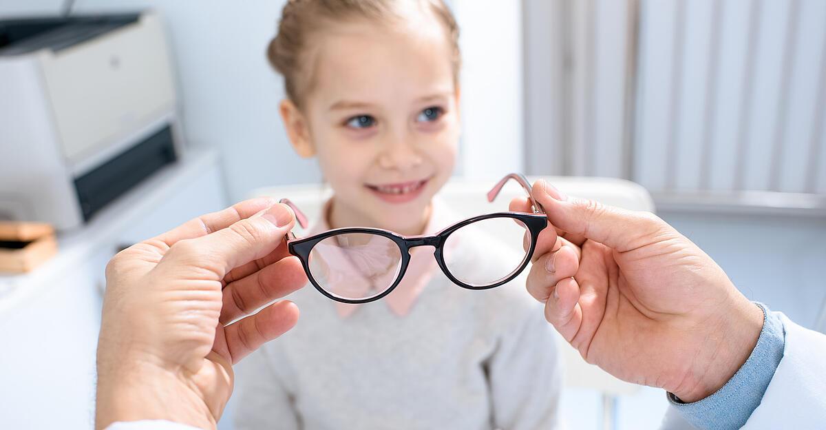 "Die erste Brille sollte vom Augenarzt kommen" Nachrichten.at