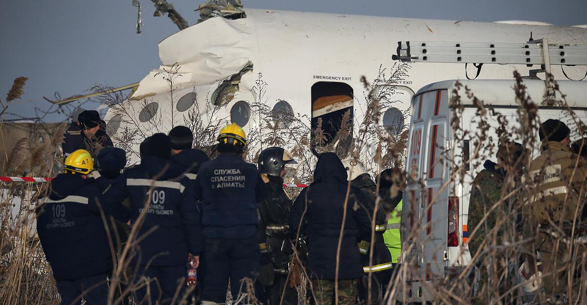 Flugzeugabsturz in Kasachstan Vereisung mögliche Ursache Nachrichten.at