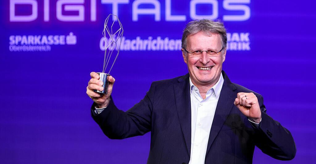 Digitalos-Sieger-R-diger-Urbanke-Ein-Pionier-der-die-Daten-flie-en-l-sst