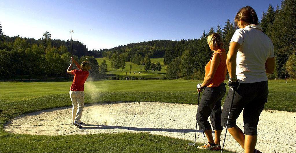 betreiber-von-golfpark-b-hmerwald-gerettet