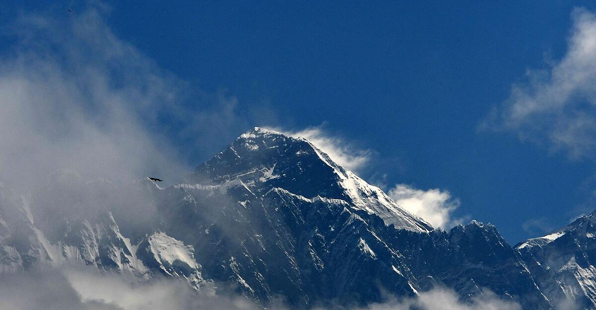 Quatre corps, un squelette et 11 tonnes de déchets retrouvés sur le mont Everest