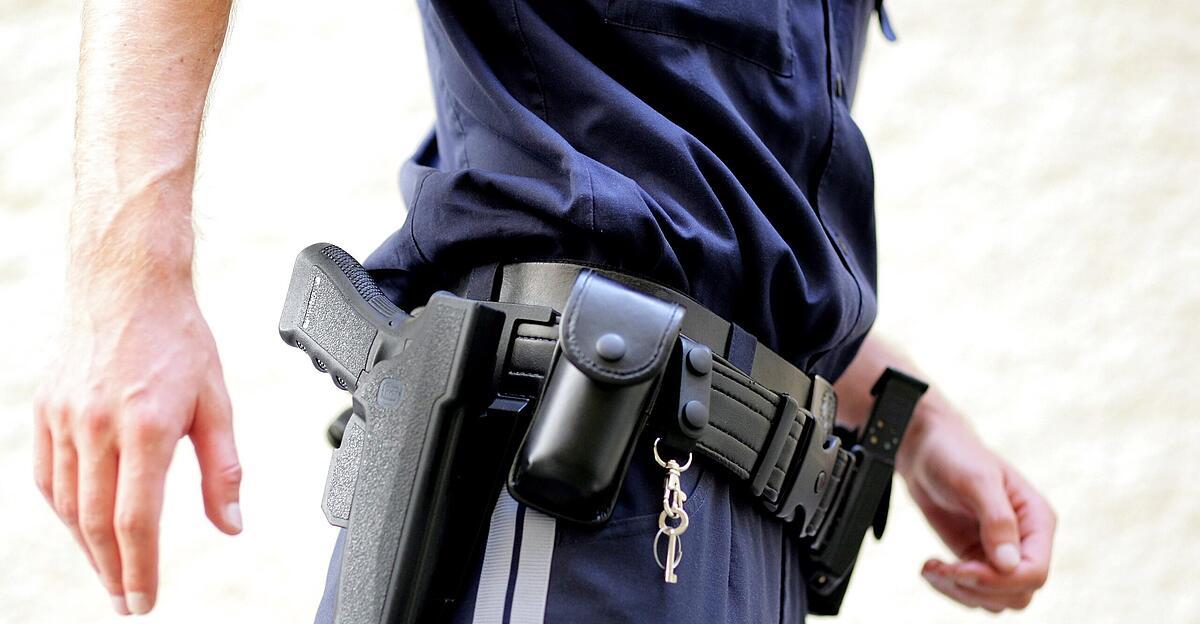 Pensionistin-1-2-Millionen-Euro-abgekn-pft-Falsche-Polizisten-vor-Gericht