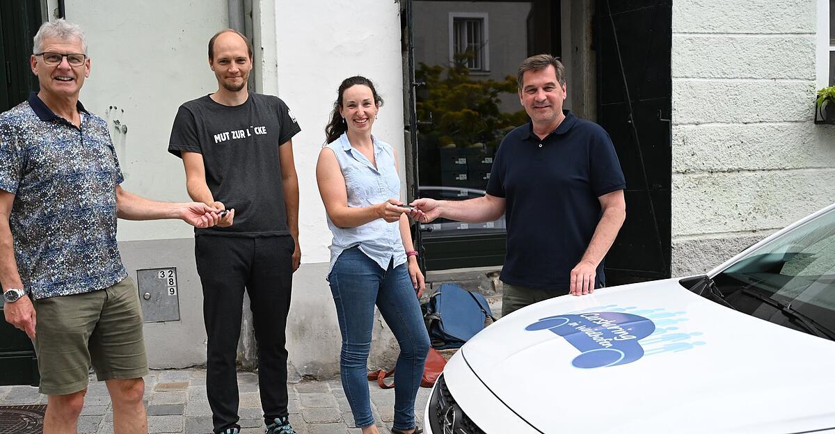 Voiture électrique à louer pour les membres du club