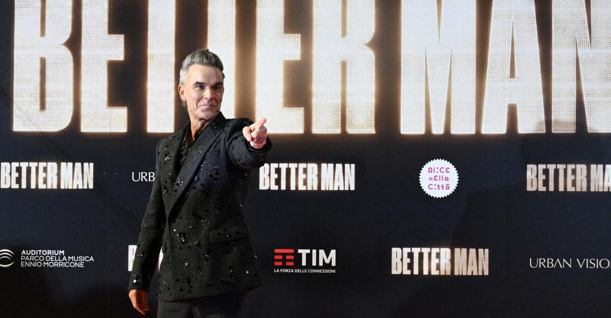 robbie-williams-feiert-better-man-premiere-in-k-ln