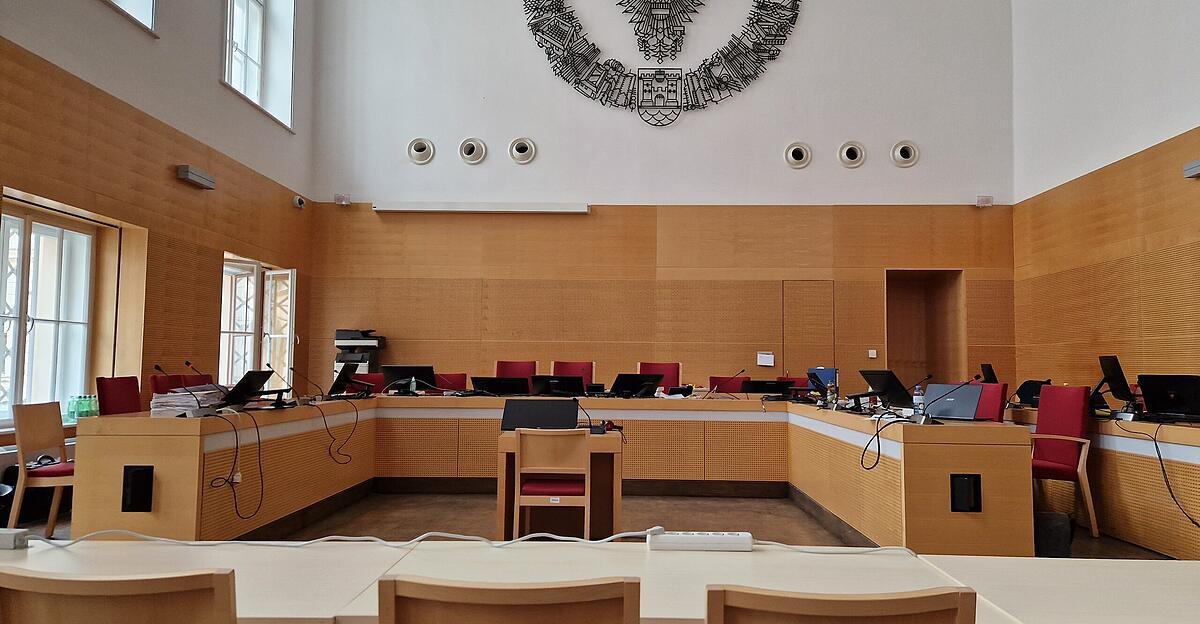 Wurden-38-Erben-bei-Immobilienverkauf-betrogen-Prozess-in-Wels