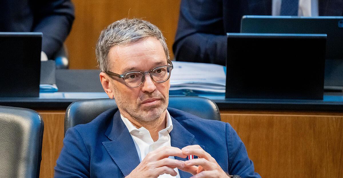 FPÖ schießt auf allen Ebenen gegen Nehammer