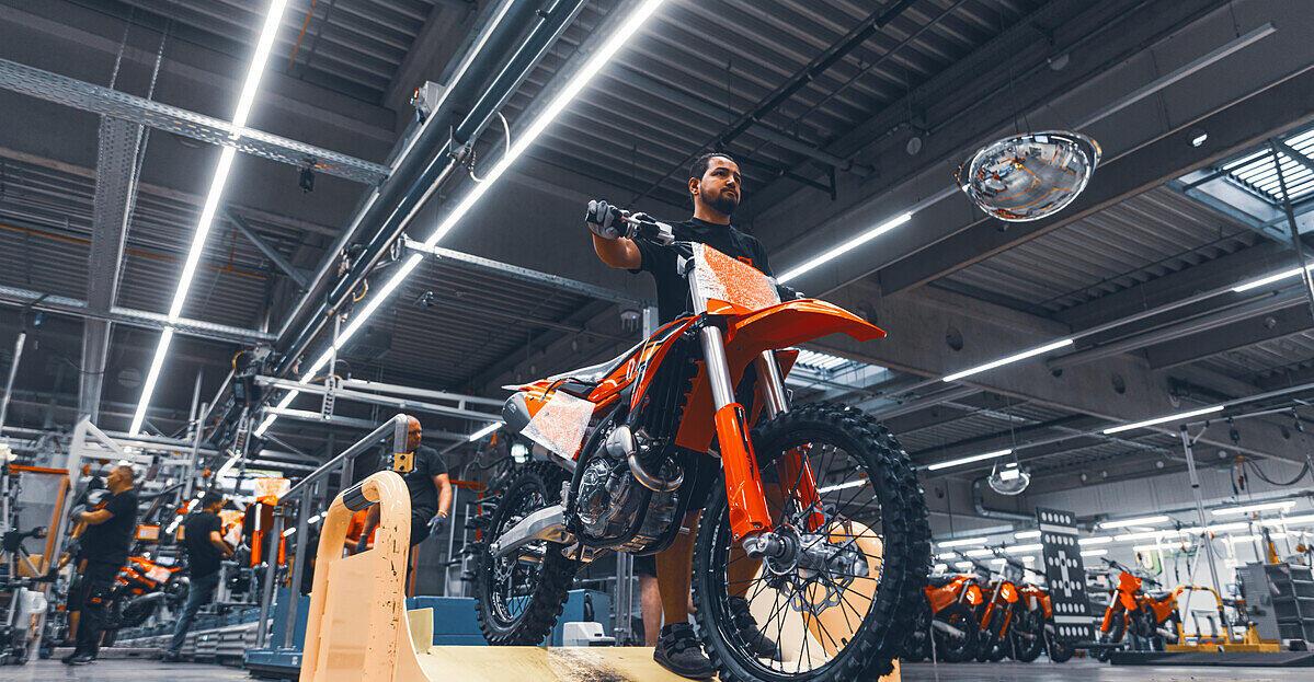Bajaj-Mobility-grenzt-Verlust-im-1-Quartal-deutlich-ein