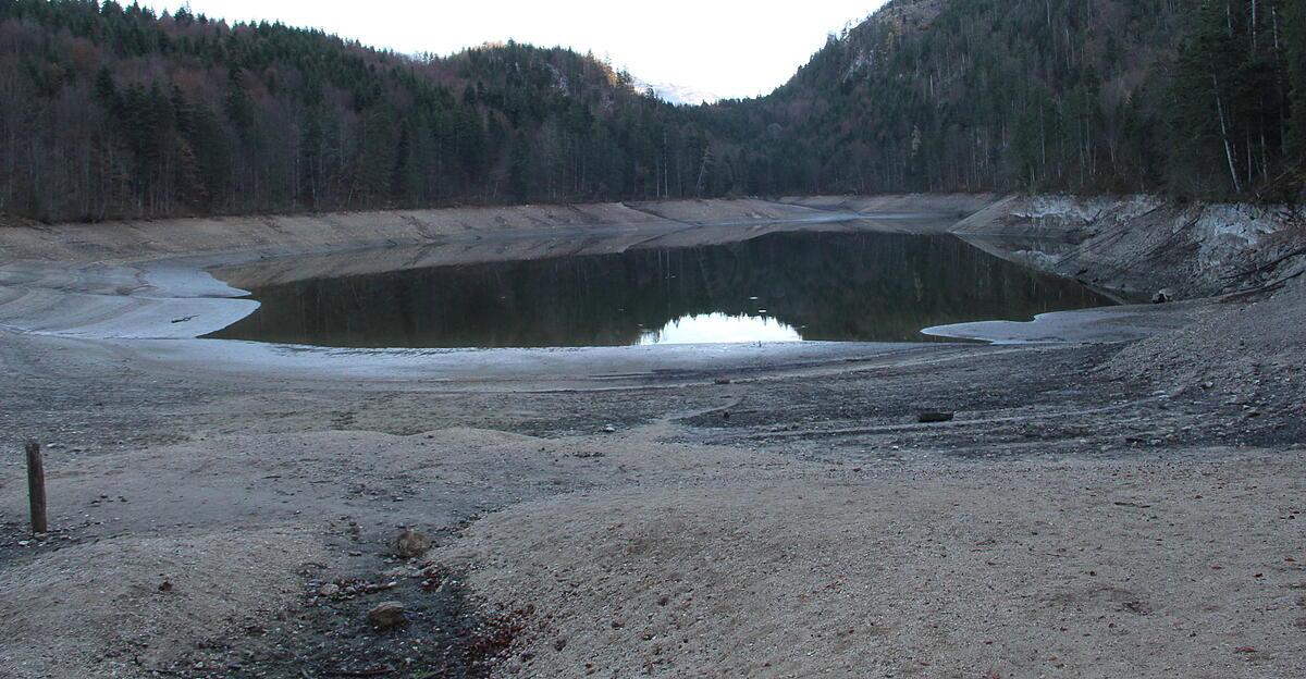 Munition und Sprengkörper gefunden: Nussensee in Bad Ischl behördlich ...
