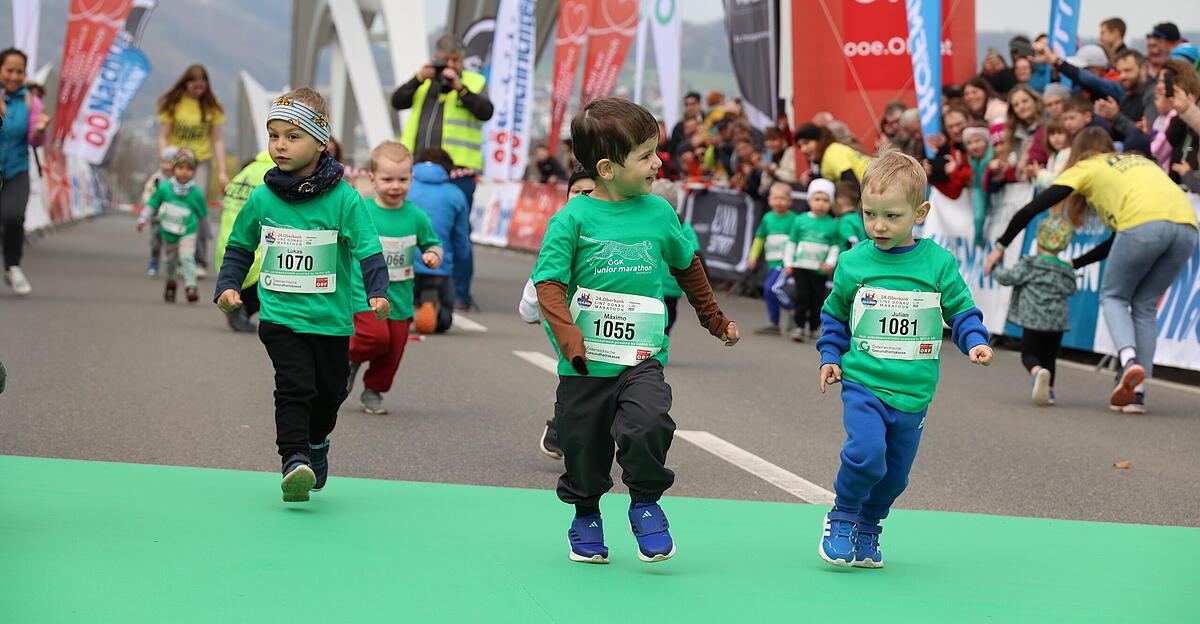 Marathon-Auftakt-Gro-e-B-hne-f-r-die-J-ngsten