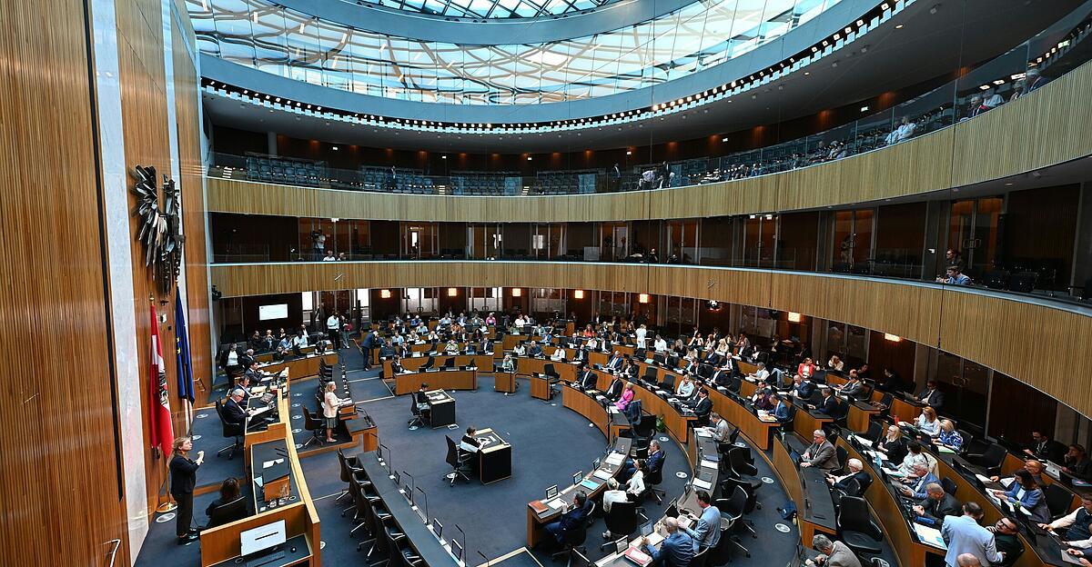 -Mutlos-zukunftslos-Budgetdebatte-startet-mit-kontroversen-Positionen