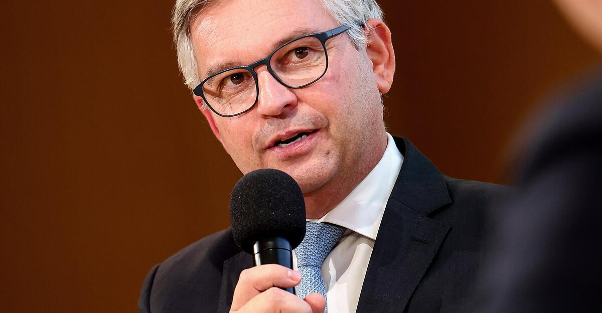 Fl-chtlinge-Wir-sind-deutlich-besser-vorbereitet-sagt-EU-Kommissar-Brunner