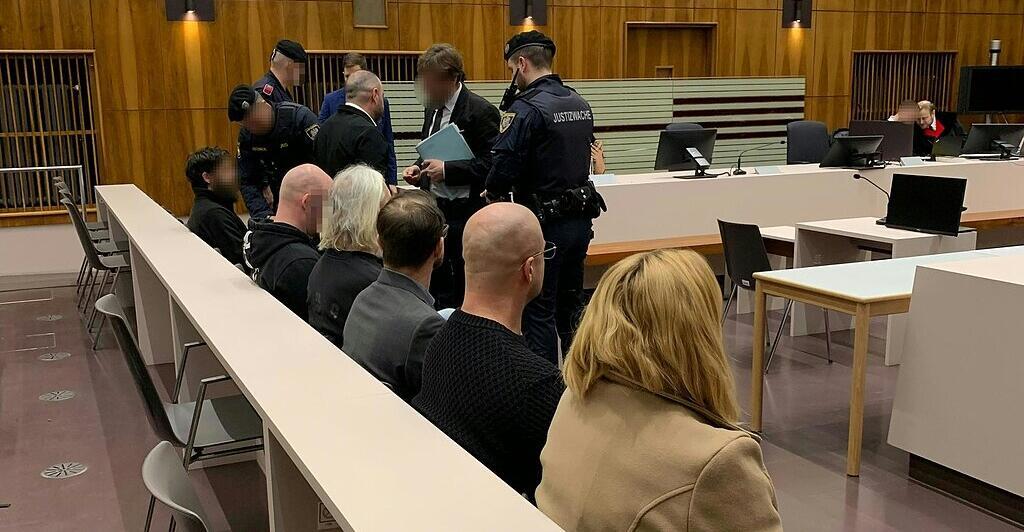 Justizwachebeamtin-wegen-Handy-und-Drogenschmuggels-verurteilt