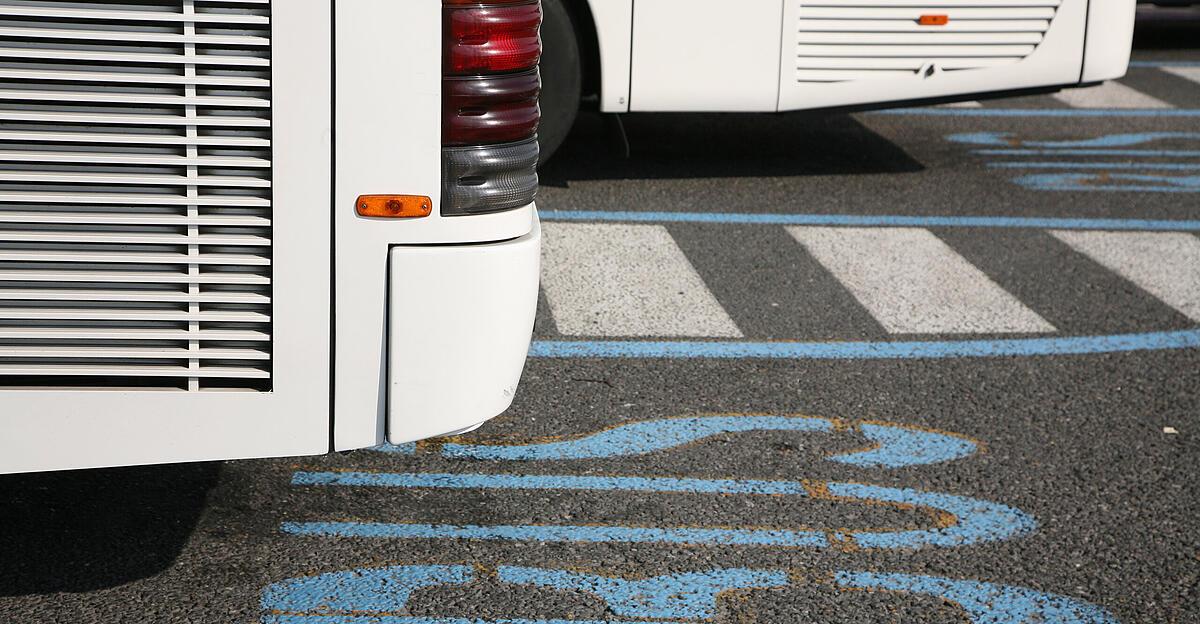 Defekte-Bremsen-illegale-Routen-Drogen-Zahlreiche-Anzeigen-bei-Bus-Kontrollen