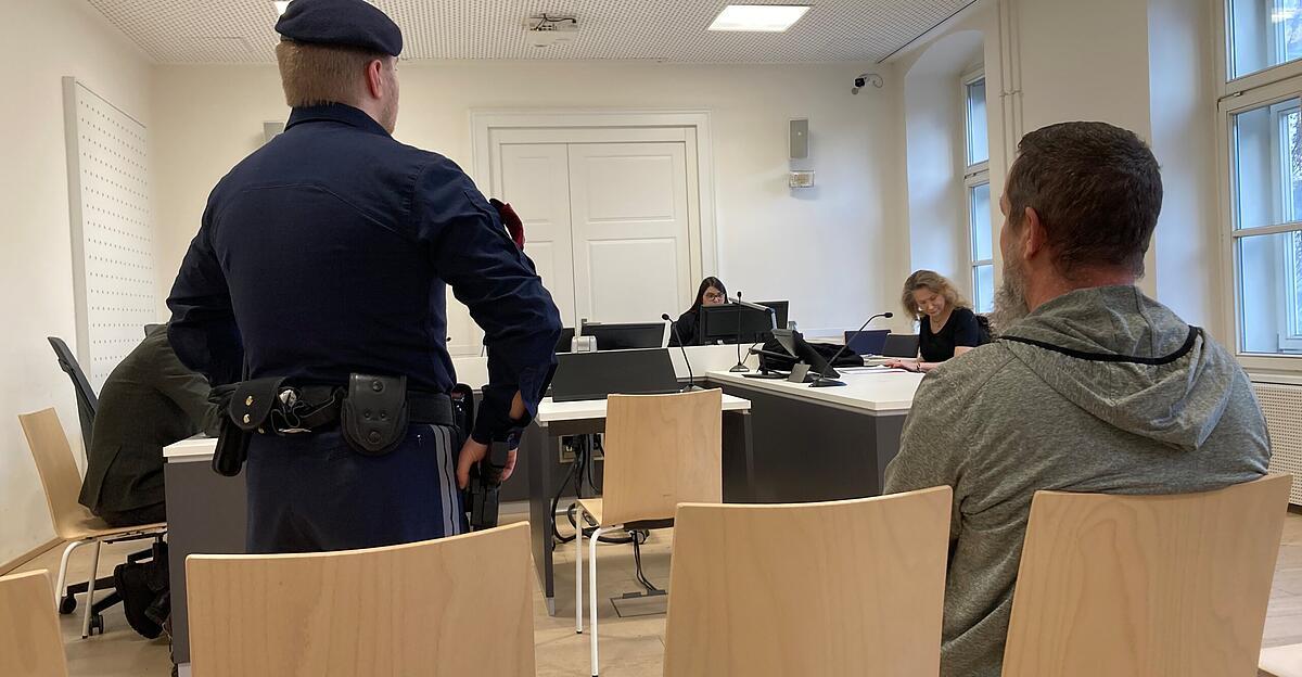 Kupfer-und-Stromkabeln-aus-leerem-Leiner-Haus-gestohlen-Drei-Jahre-Haft