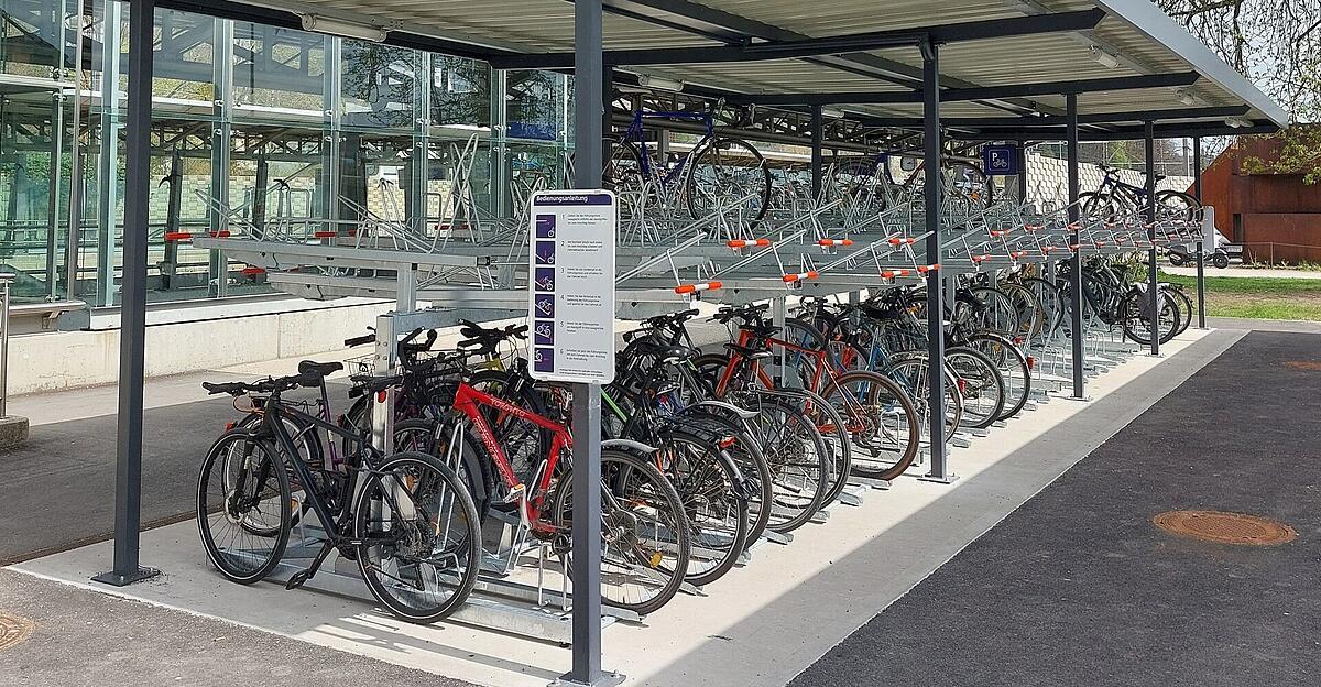 Pl-ne-f-r-die-Errichtung-weiterer-Parkpl-tze-am-Bahnhof-V-cklabruck
