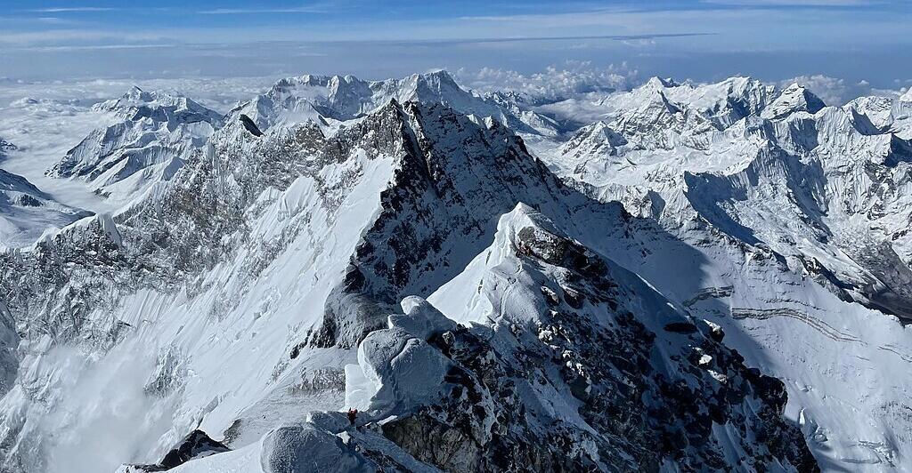 gebiet-um-mount-everest-in-tibet-nach-beben-wieder-ge-ffnet