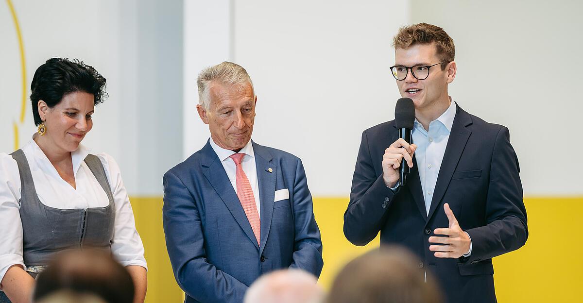 Salzburg-Edtstadler-baut-die-Landesregierung-um-und-macht-einen-24-J-hrigen-zum-Landesrat