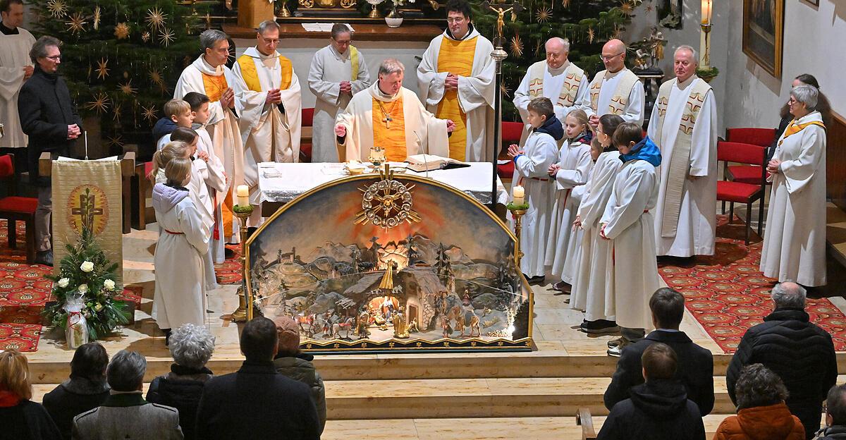 Am-Attersee-und-im-Almtal-entstanden-zwei-neue-Gro-pfarren