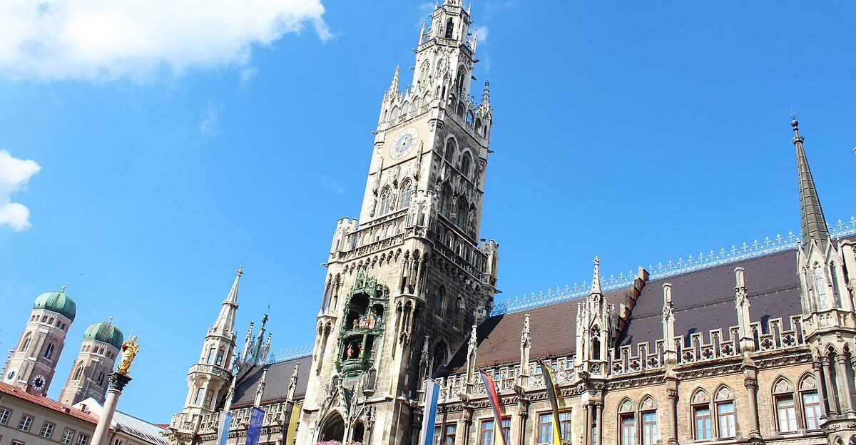 Bus-kracht-in-M-nchen-gegen-Mauer-13-j-hriges-M-dchen-stirbt