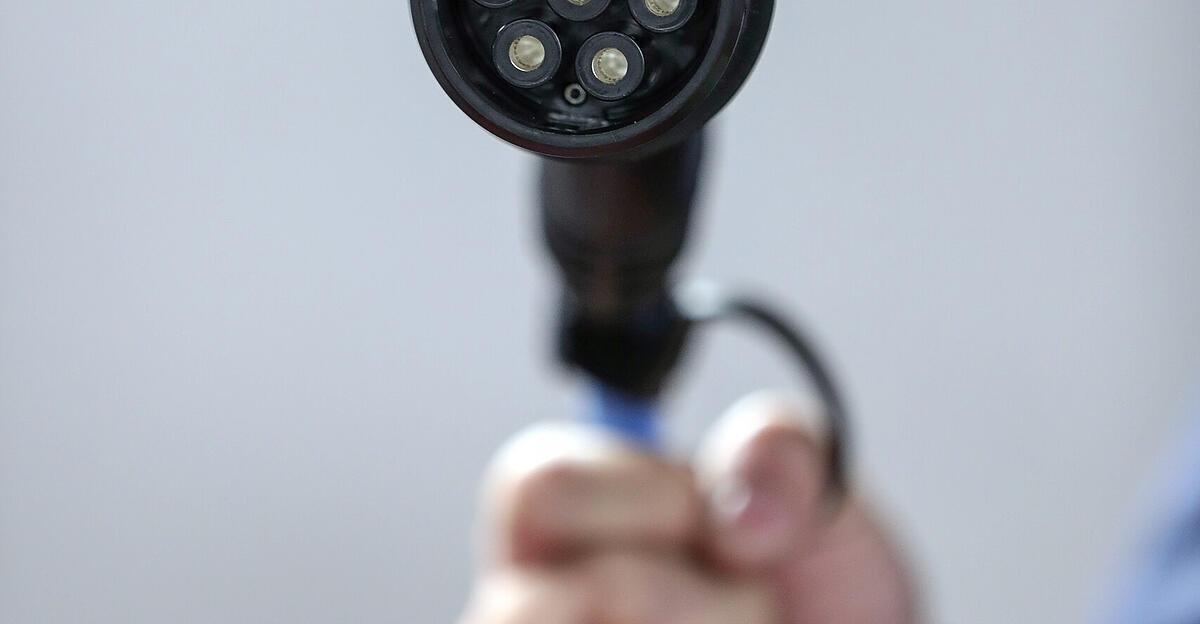 E-Autos werden günstiger: Preisgefälle gegenüber Verbrennern schrumpft