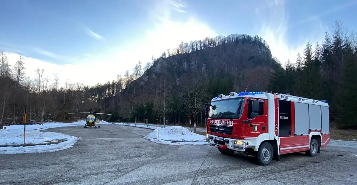 offene-unterschenkelfraktur-29-j-hrige-zwischen-autos-eingeklemmt