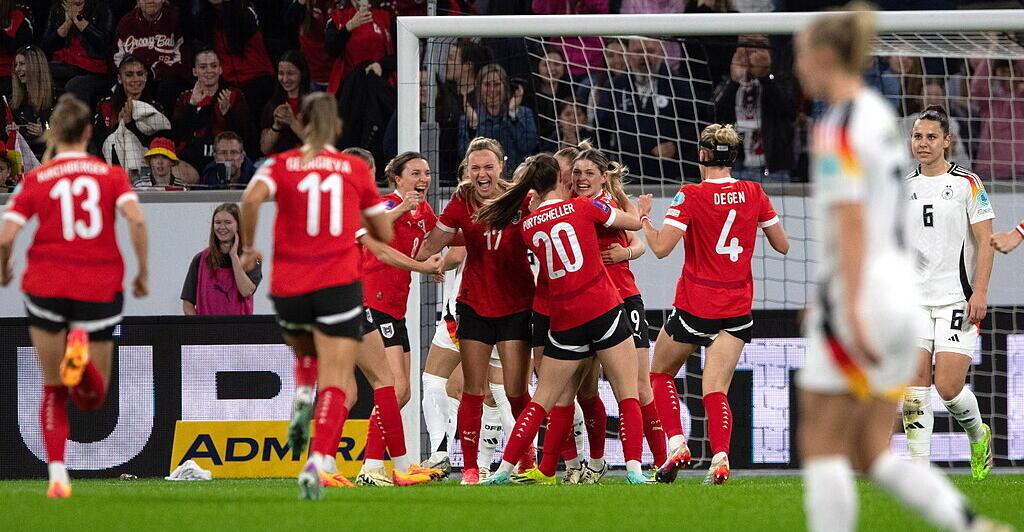 -FB-Frauen-treffen-in-WM-Quali-in-Ried-auf-Deutschland