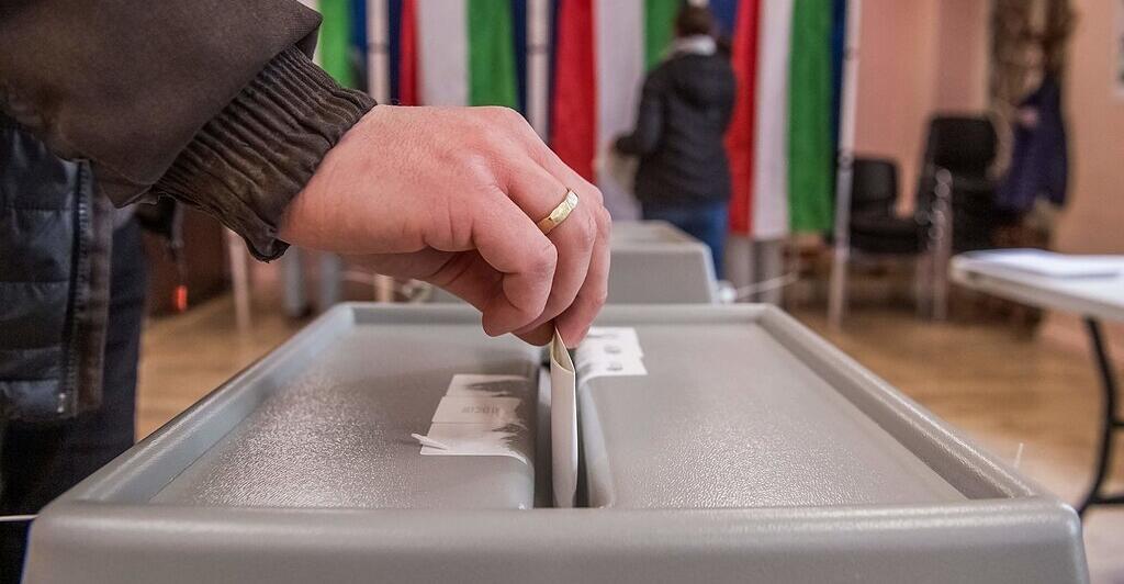 parlamentswahlen-in-ungarn-institut-sagt-tisza-partei-55-prozent-voraus