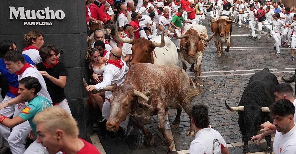 Mehrere-Verletzte-bei-erster-Stierhatz-in-Pamplona