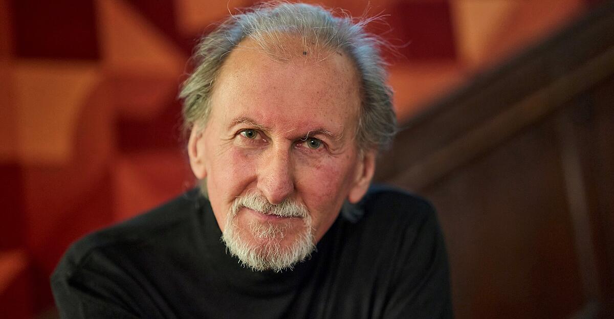 gerhard-gruber-er-verleiht-stillen-filmen-leben