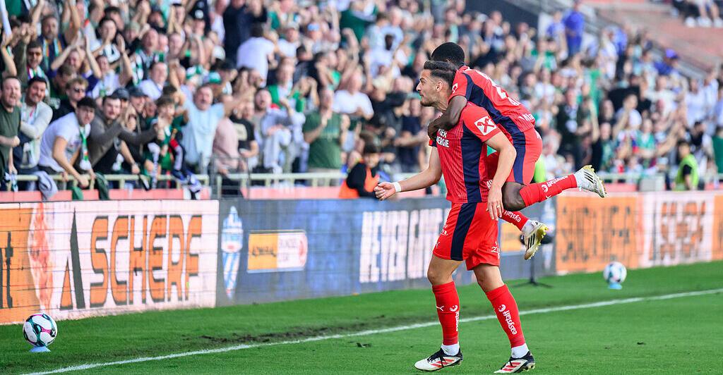 Rapid-bernahm-mit-1-0-gegen-Hartberg-Platz-eins