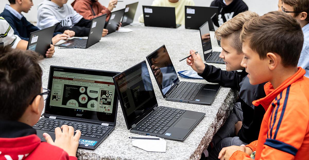 Jugendschutz-auf-Sch-lerlaptops-wird-mit-April-ausgebaut