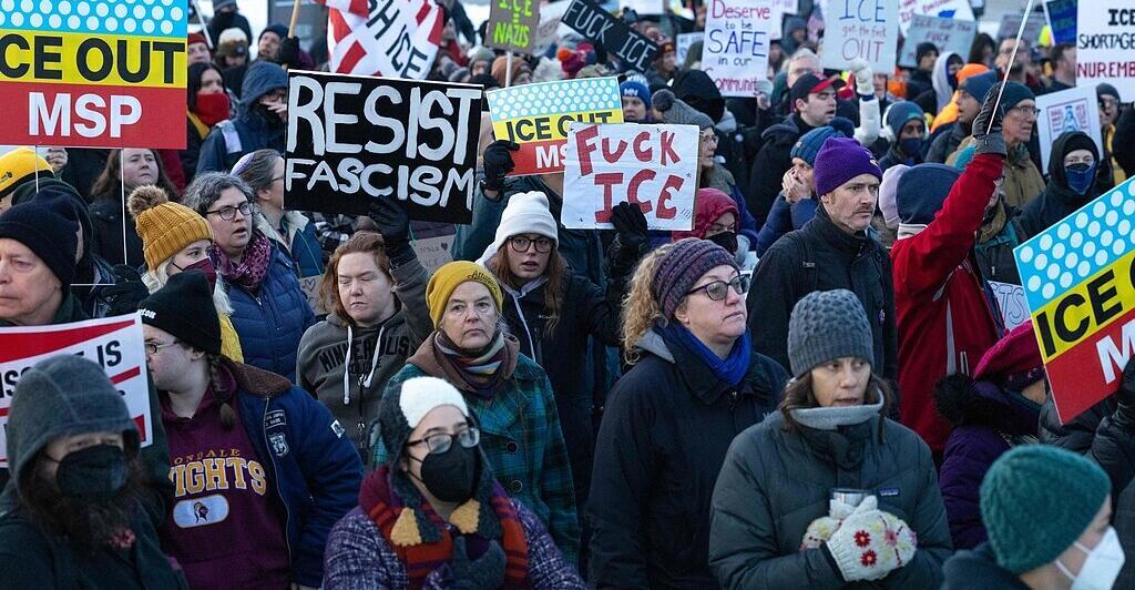 W-tender-Protest-in-Minnesota-nach-T-tung-einer-Autofahrerin