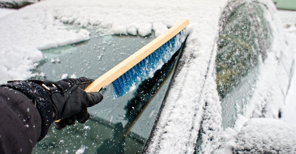 Vereiste Scheiben und Türen: Mit diesen Kniffen machen Sie das Auto bei  Kälte schnell startklar