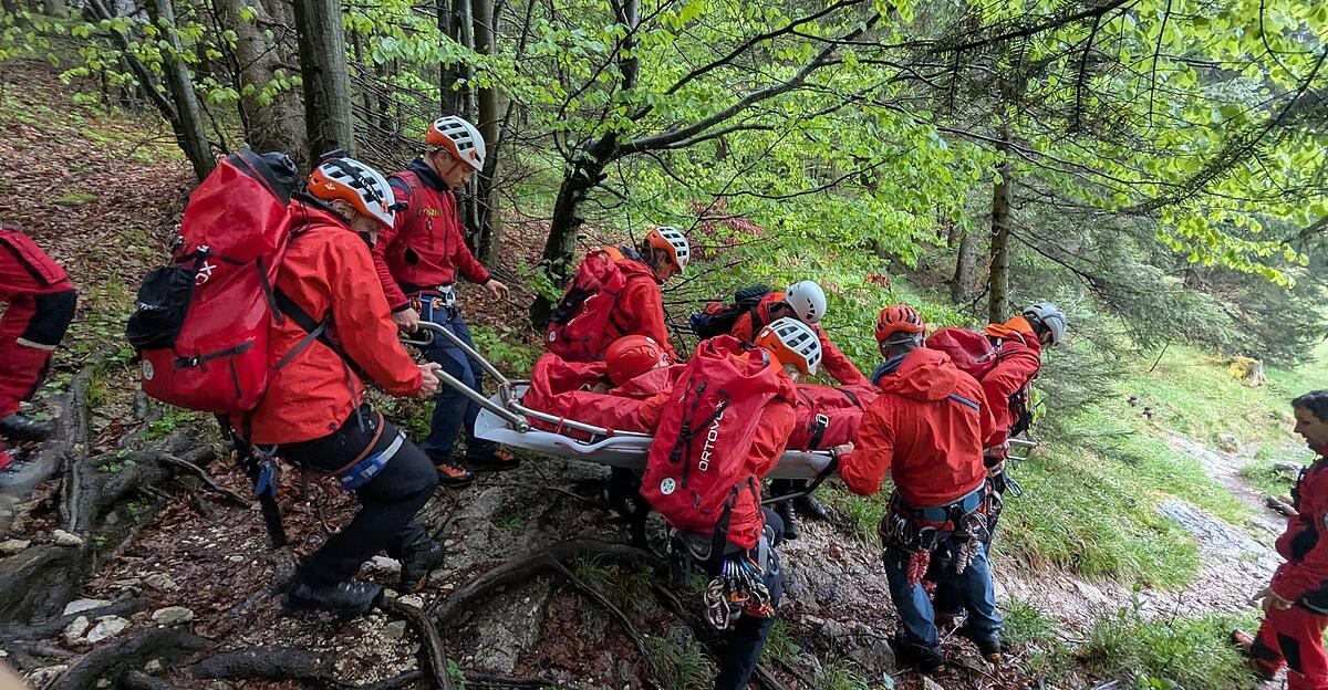 Offener-Unterschenkelbruch-Schwerer-Unfall-in-der-Gassel-Tropfsteinh-hle
